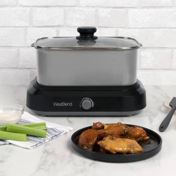 West Bend 87905 Slow Cooker Large Capacity Non-stick Vessel with Variable Temperature Control Includes Travel Lid and Thermal Carrying Case