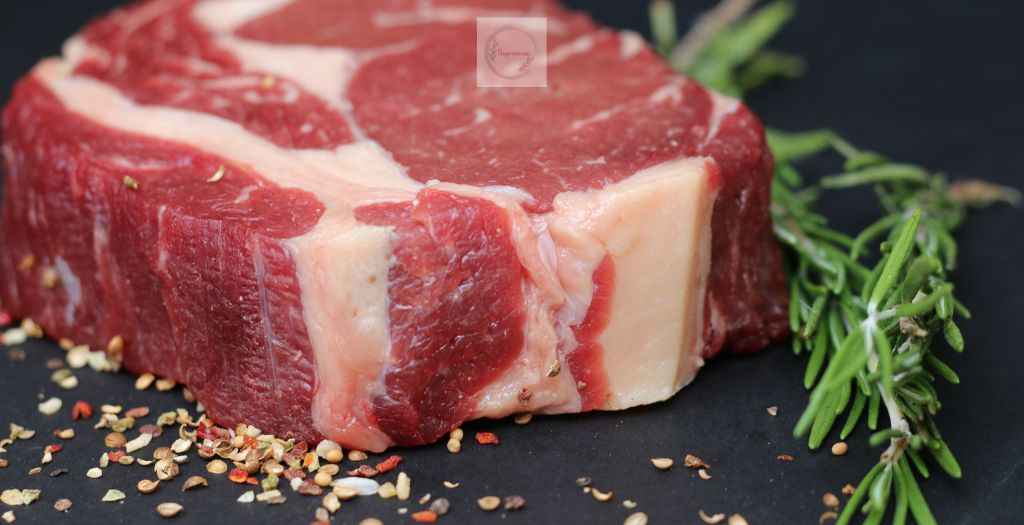 Beef steak also contains many other vitamins and minerals that are beneficial to health, providing high nutritional content