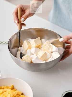 Having the best set of mixing bowls available in the kitchen is important. For baking, whipping eggs, mixing salads, mixing cookie dough