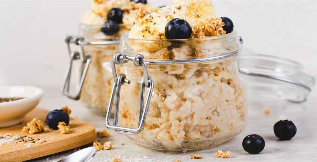 Best oatmeal contains 66% carbohydrates, including 11% fiber and 4% beta-glucans, 7% fat and 17% protein