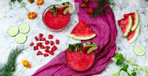 People calculate the lowest calories in watermelon juice. 1 cup of 154 grams has only 46 calories, which is low compared to other fruit juices