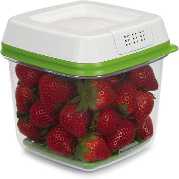 Rubbermaid 3-Piece Produce Saver Containers for Refrigerator with Lids for Food Storage, Dishwasher Safe, Clear/Green