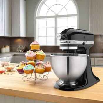 Kitchenaid classic stand mixer with 10 different speeds, easily whips up different types of ingredients.