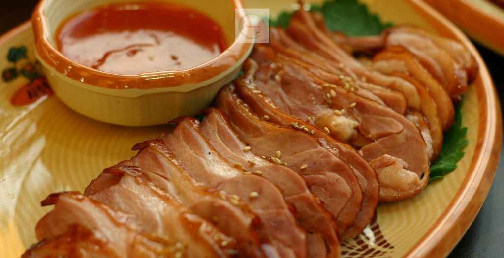 Not just for barbecue lovers, smoked pork is probably one of the must-try dishes. Its rich smoky flavor and soft texture are hard to forget